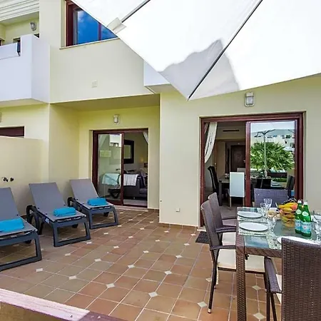 Sleeps 8 Pool Air Con Wifi *
