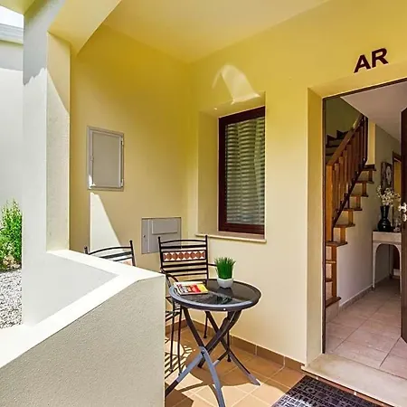 Sleeps 8 Pool Air Con Wifi * Cavacos