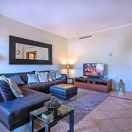 Βίλα Sleeps 8 Pool Air Con Wifi *