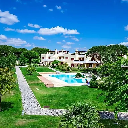 Villa Sleeps 8 Pool Air Con Wifi